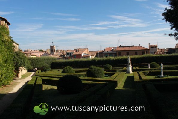 San Quirico Val d'Orcia from Horti Leonini